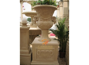 石雕花盆